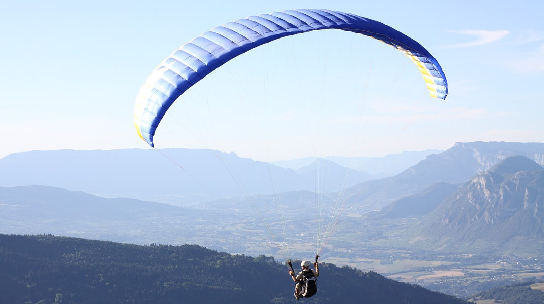 paragliding-1446867_1280